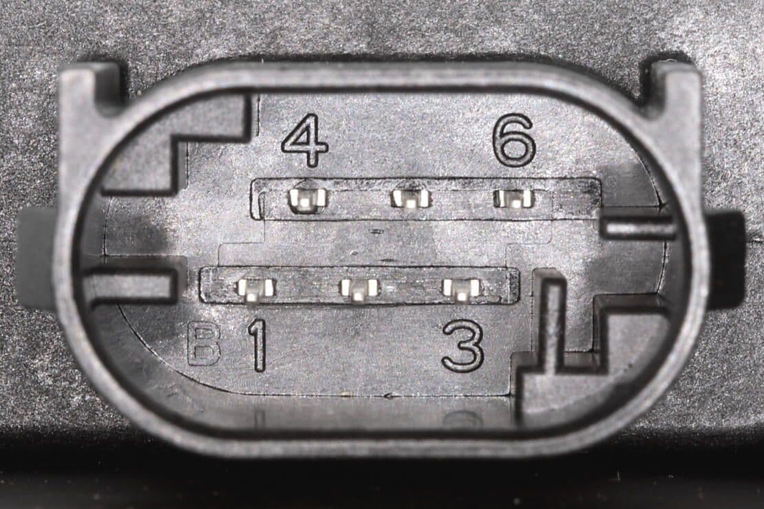 370-V20-82-0011 - Image 2