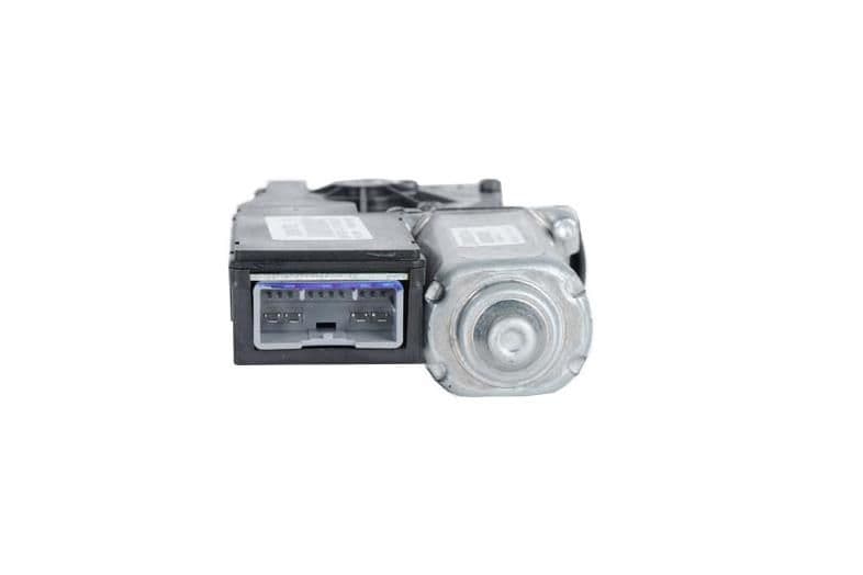 4-19179561 - Image 1