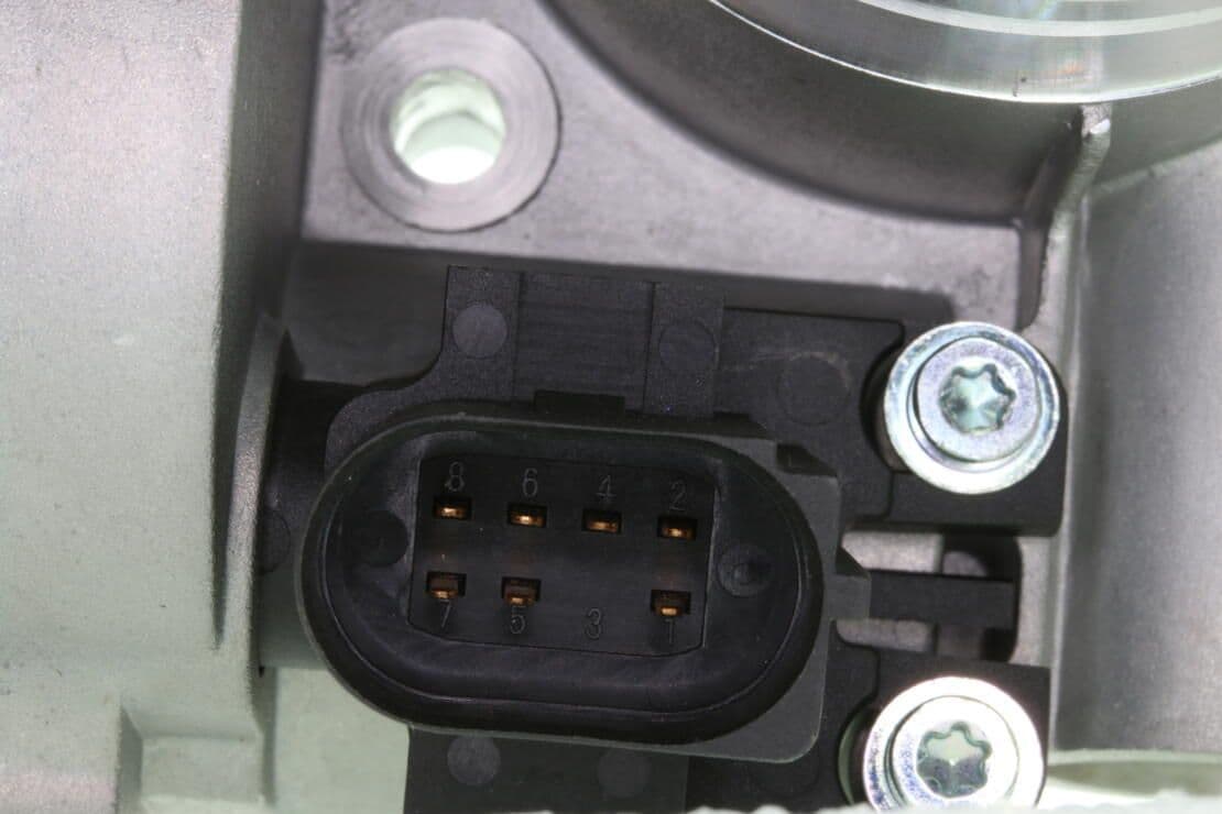 370-V10-81-0066 - Image 2