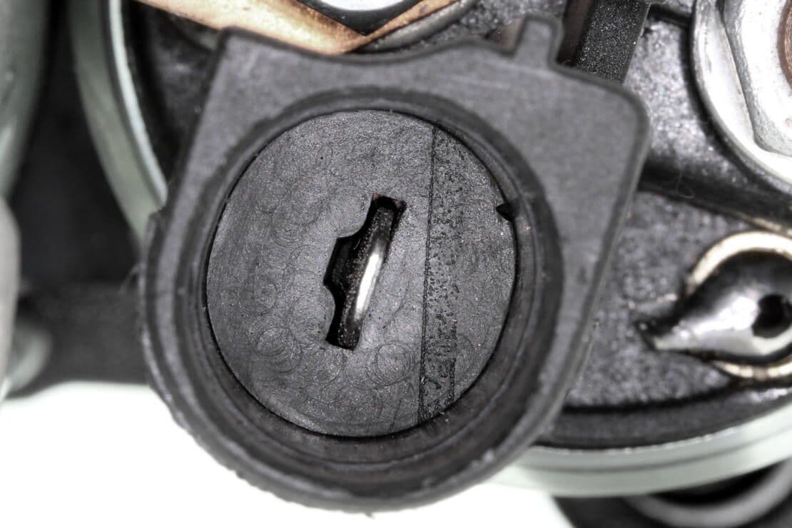 370-V10-12-50004 - Image 2