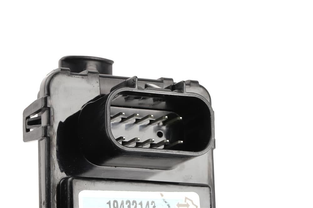 4-19432143 - Image 2