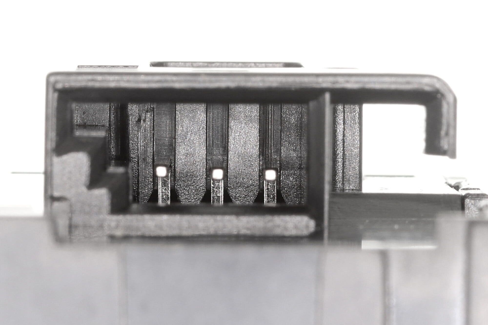 370-V58-73-0017 - Image 3