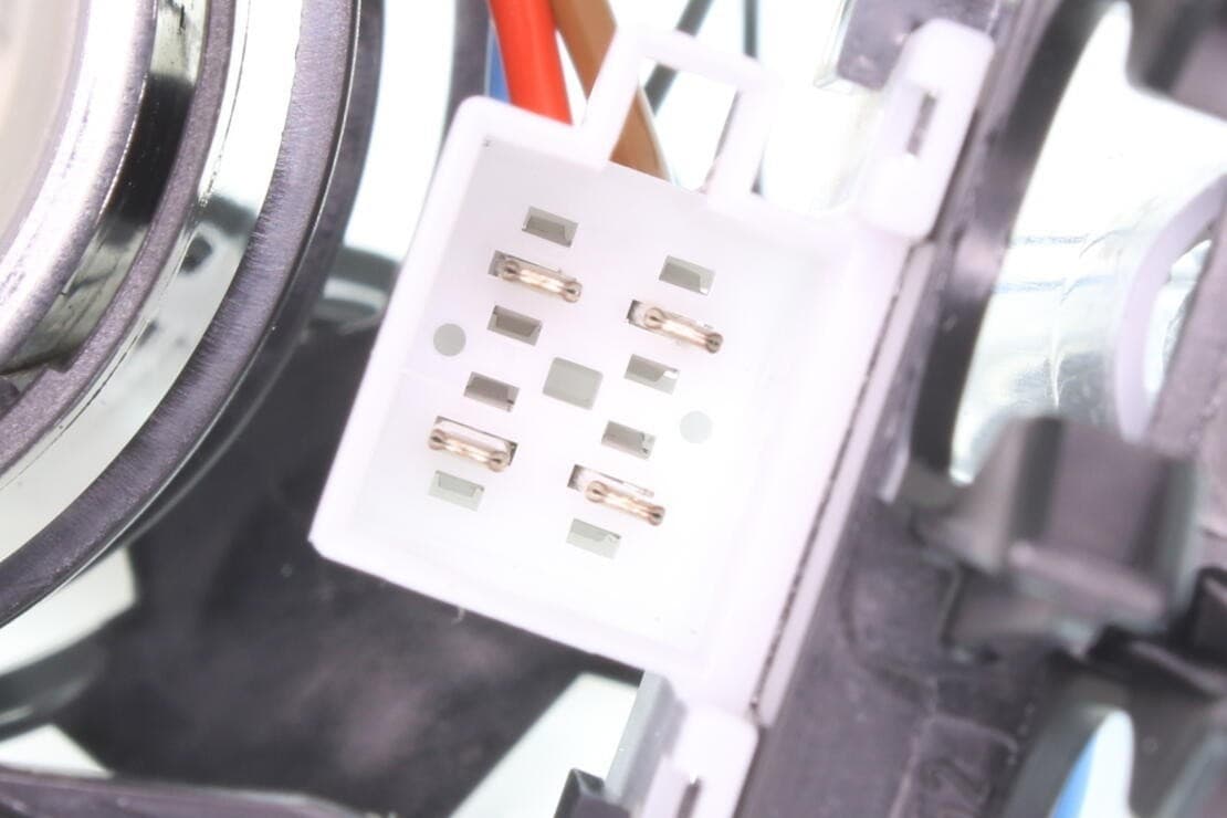 370-V30-09-0017 - Image 4